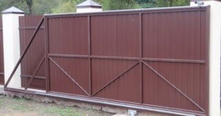 Купить откатные ворота из профнастила Североуральск, цена от 1797 руб.