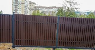 Купить распашные ворота из штакетника Североуральск, цена от 2801 руб.